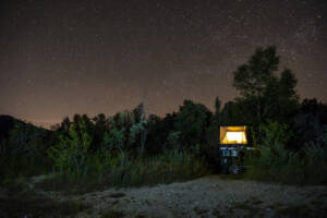 Tente de toit sous les étoiles